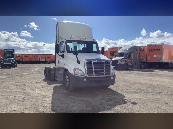 2019 Freightliner Cascadia 125c0d3d72ddbbccad8b6e61c2e6af91c82