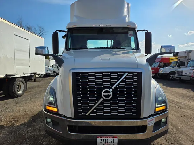 2019 VOLVO VNL64T-300