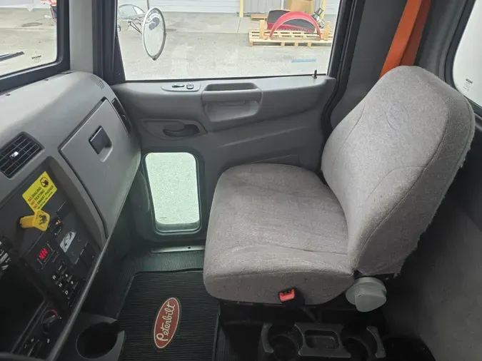 2020 Peterbilt 337c0da61b1e6c7380b58925babacd9e69a