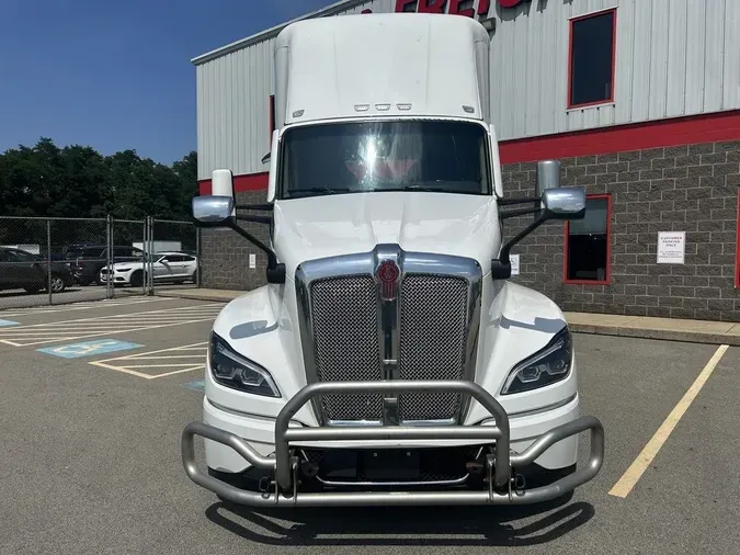 2023 Kenworth T680