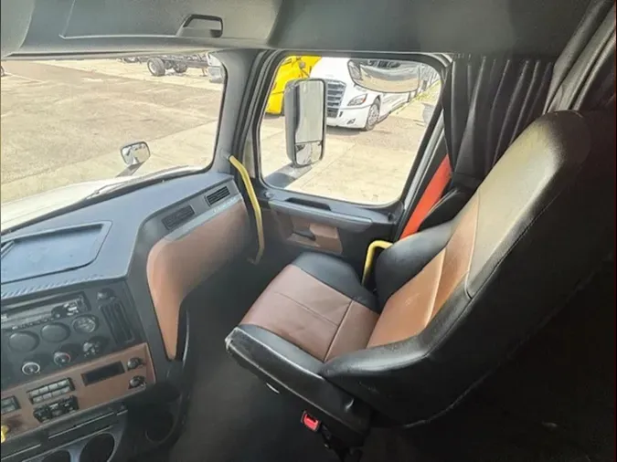 2021 Freightliner Cascadia 126