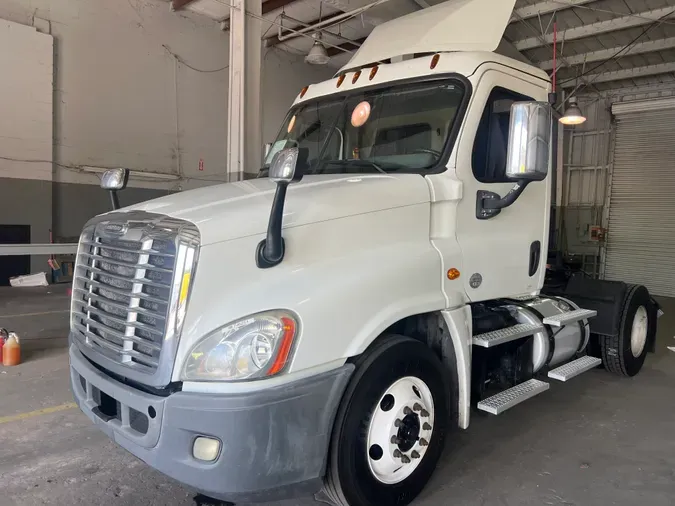 2018 FREIGHTLINER/MERCEDES CASCADIA 125c0e1b3ff2a374df476dcd9f1d67d7764