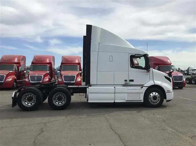 2021 VOLVO VNR64T640c0e645e9668a9fcd83fac03dab0e0572