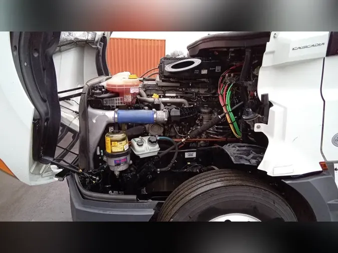 2020 Freightliner Cascadia 126