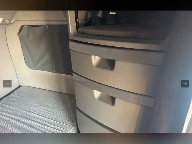 2023 VOLVO VNL64T860