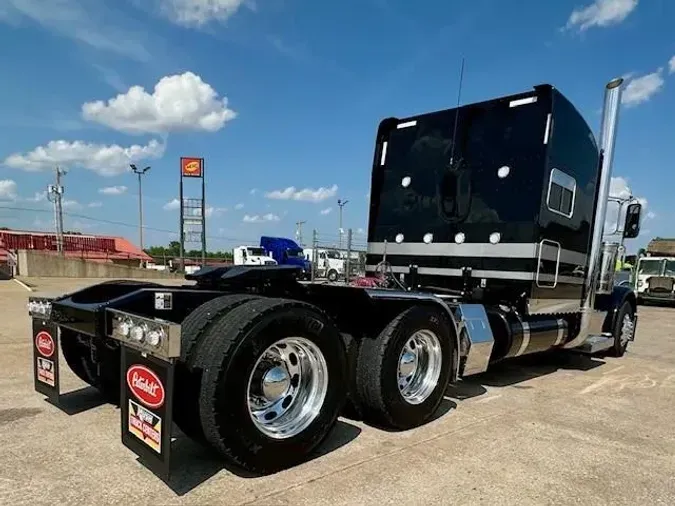 2023 Peterbilt 389