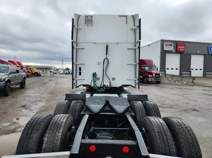 2016 FREIGHTLINER Coronado 132