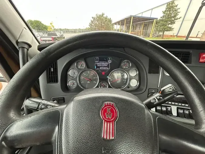 2022 KENWORTH T680