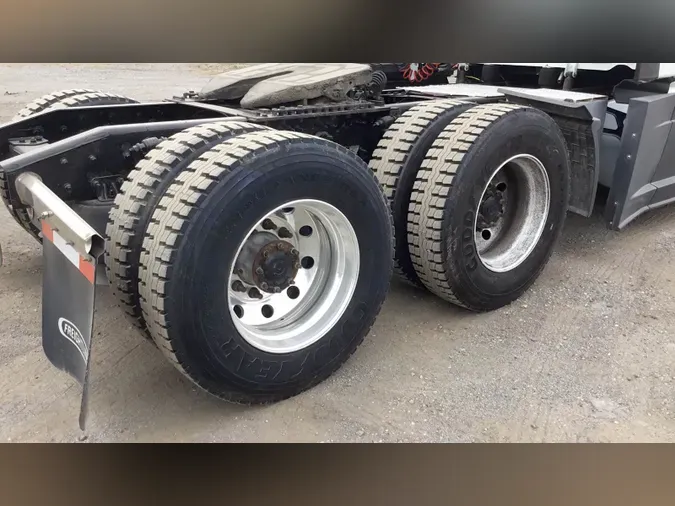 2022 Freightliner Cascadia 126