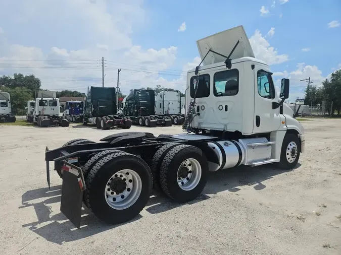 2019 FREIGHTLINER CASCADIA 125