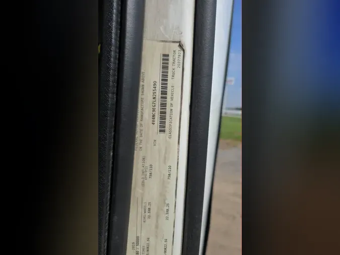 2020 Volvo VNL300c0f2ffe8f56ae2af257c8584dfad6349