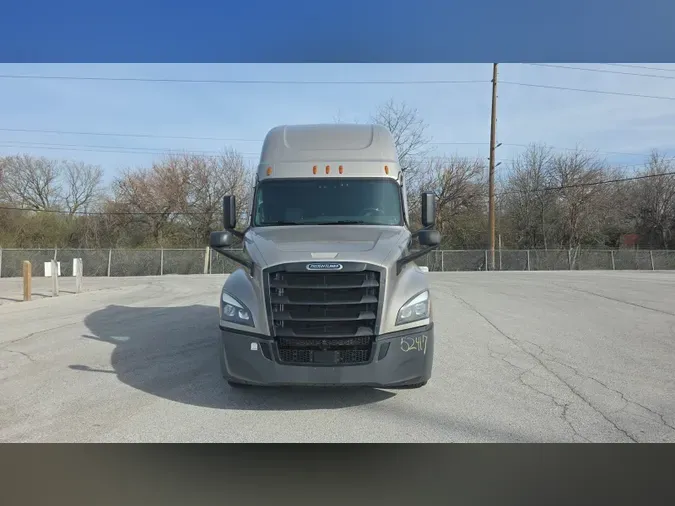 2022 Freightliner Cascadia 126
