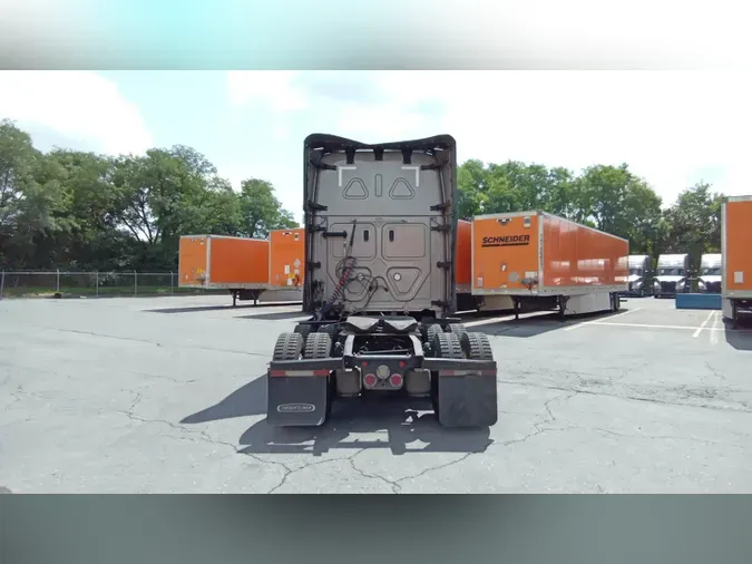 2025 Freightliner Cascadia 126c0f56c1affbbabafd3a4343f0643af84