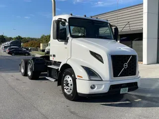 2020 Volvo VNR64T300