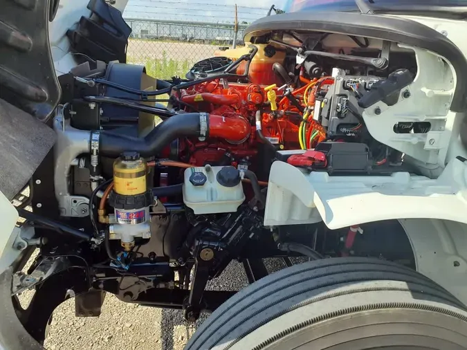 2018 FREIGHTLINER M2 106