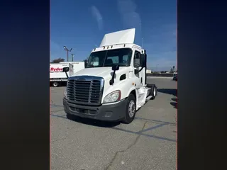 2016 FREIGHTLINER/MERCEDES CASCADIA 113