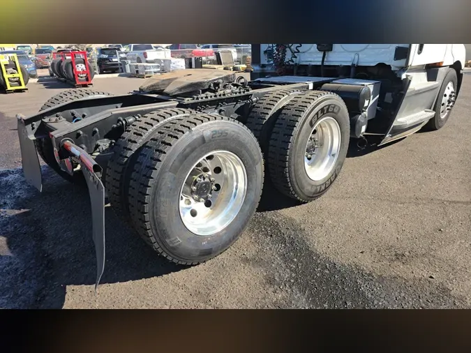 2020 Freightliner Cascadia 126
