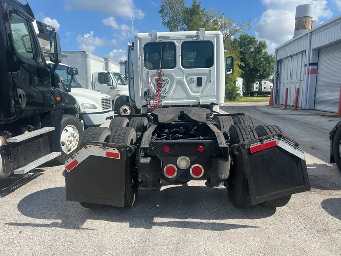 2016 FREIGHTLINER/MERCEDES CASCADIA 125