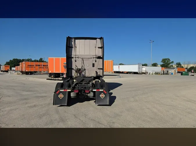 2022 International LT