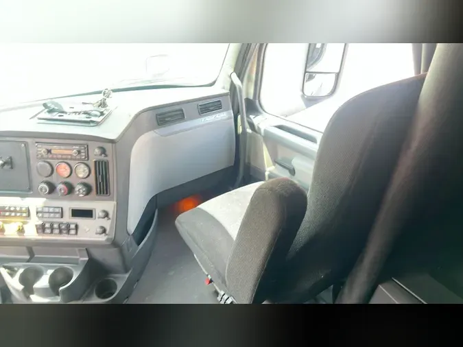2020 Freightliner Cascadia 126