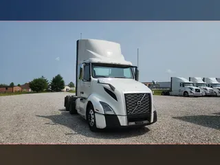 2019 Volvo VNL300