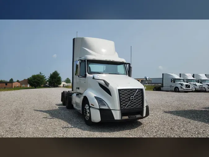 2019 Volvo VNL300c106f1abbc2f305d08d68ae9ffc040f7