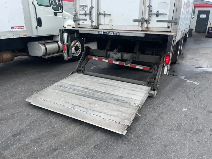 2018 FREIGHTLINER M2 106