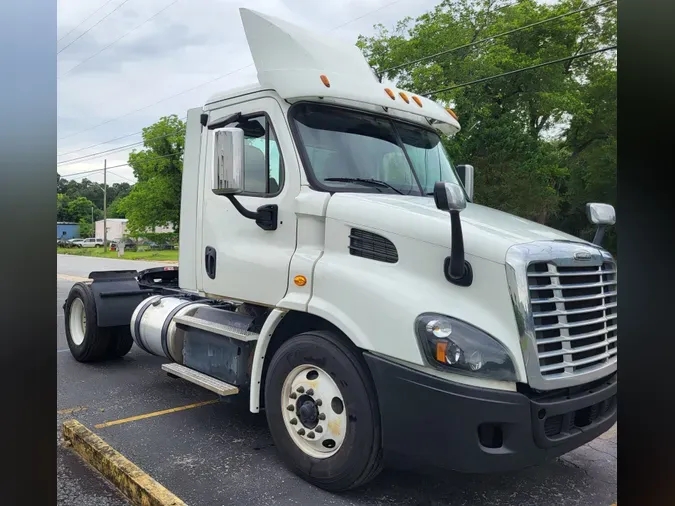 2018 FREIGHTLINER/MERCEDES CASCADIA 113