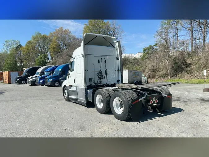 2022 Freightliner Cascadia 126