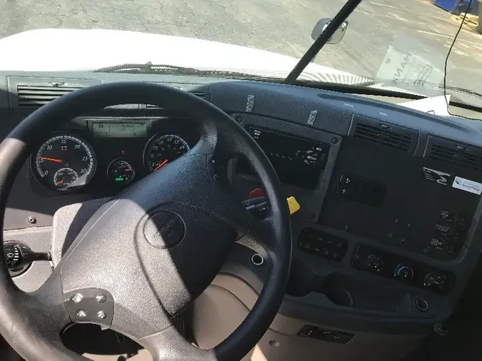 2018 Freightliner X12564ST