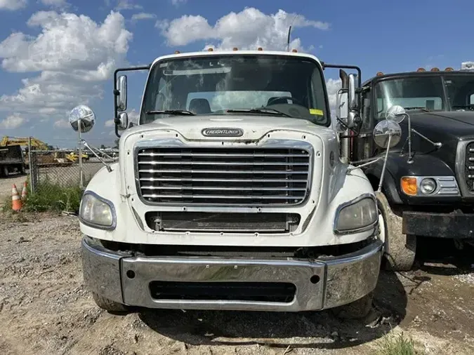 2010 FREIGHTLINER BUSINESS CLASS M2 112