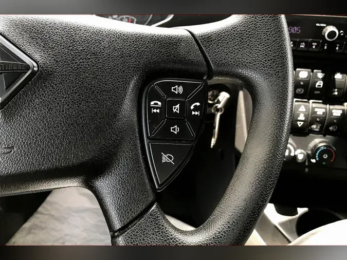 2022 INT LT625 6x4