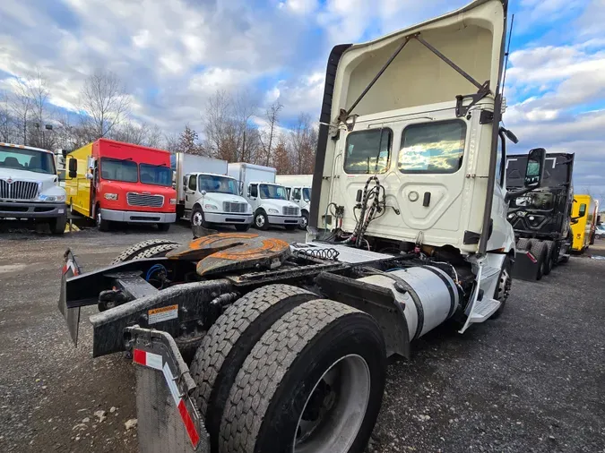 2019 FREIGHTLINER/MERCEDES NEW CASCADIA 116