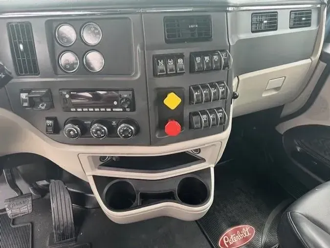 2022 Peterbilt 567