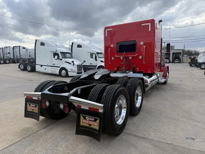 2022 Peterbilt 389