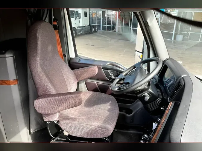 2022 INT LT625 6x4