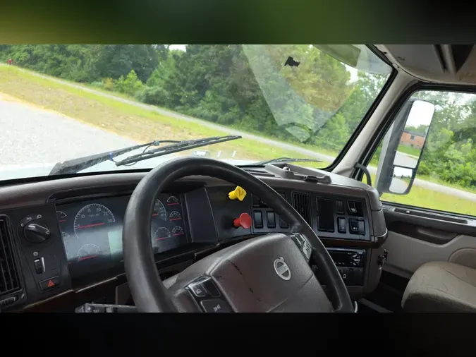 2018 Volvo VNL300