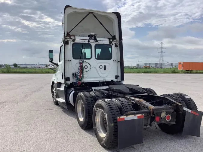2019 Freightliner Cascadia 126