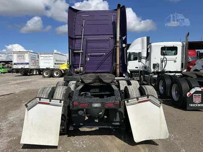 2018 VOLVO VNL64T670