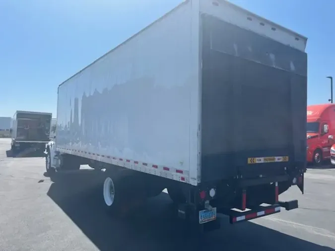 2018 FREIGHTLINER M2 106