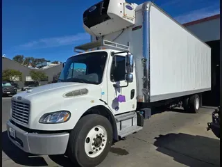 2016 FREIGHTLINER/MERCEDES M2 106