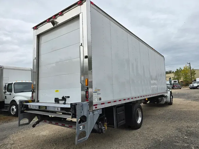 2018 FREIGHTLINER/MERCEDES M2 106