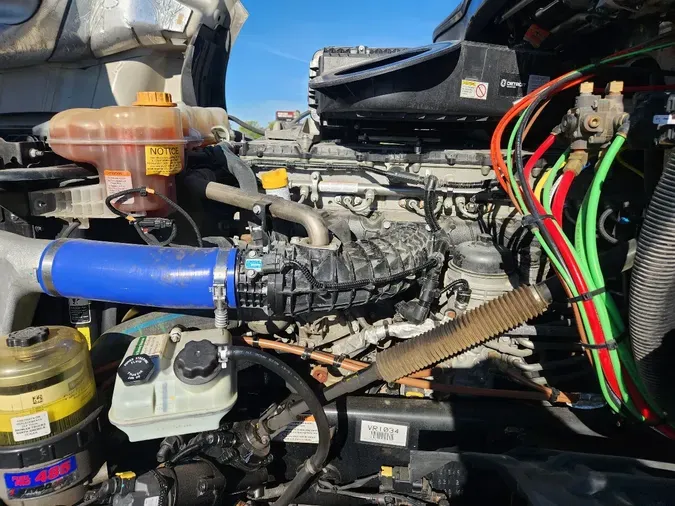 2025 FREIGHTLINER Cascadia 126