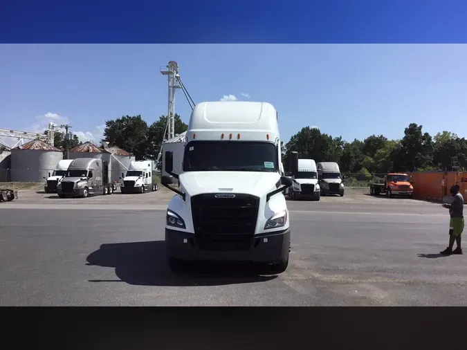 2023 Freightliner Cascadia 126