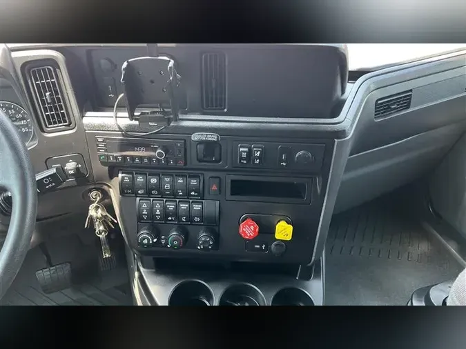2022 INTERNATIONAL LT625