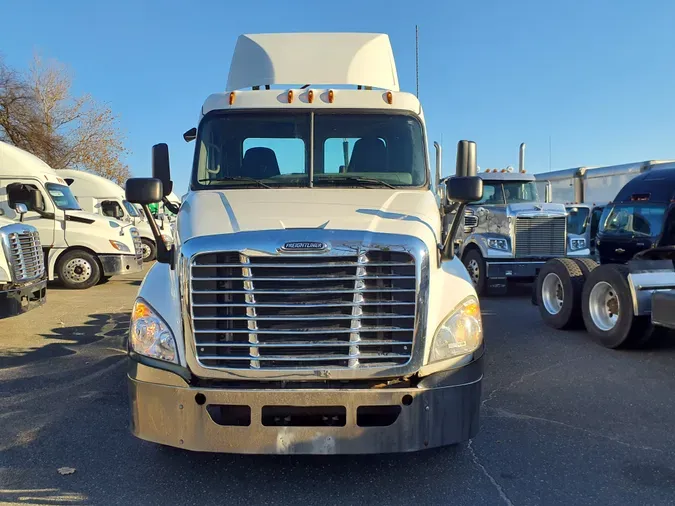 2016 FREIGHTLINER/MERCEDES CASCADIA 125