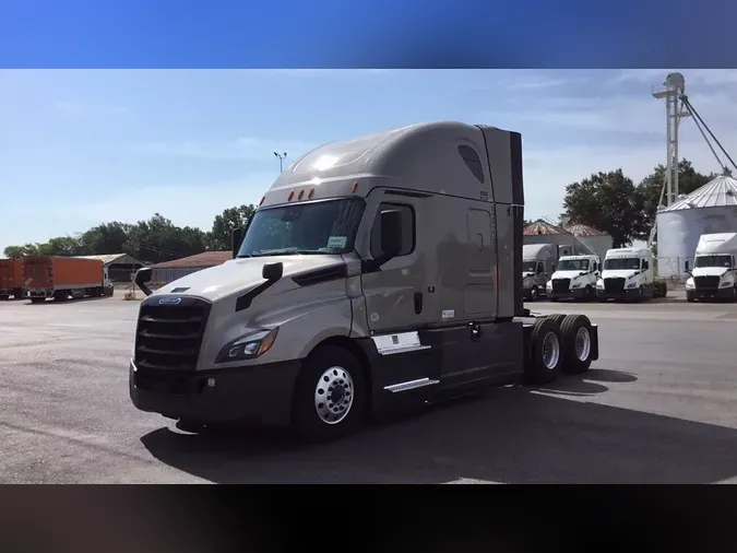2023 Freightliner Cascadia 126