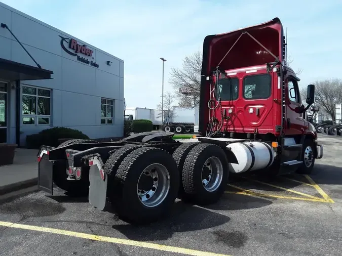 2020 FREIGHTLINER/MERCEDES CASCADIA 113