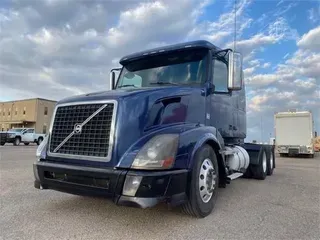2009 VOLVO VNL64T420