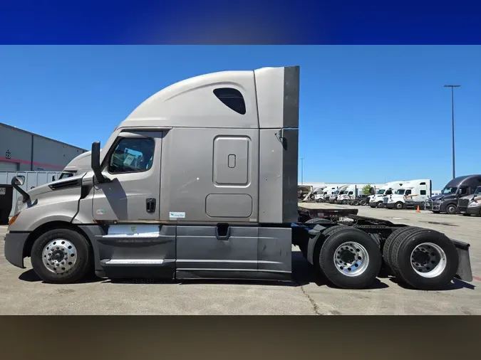 2022 Freightliner Cascadia 126